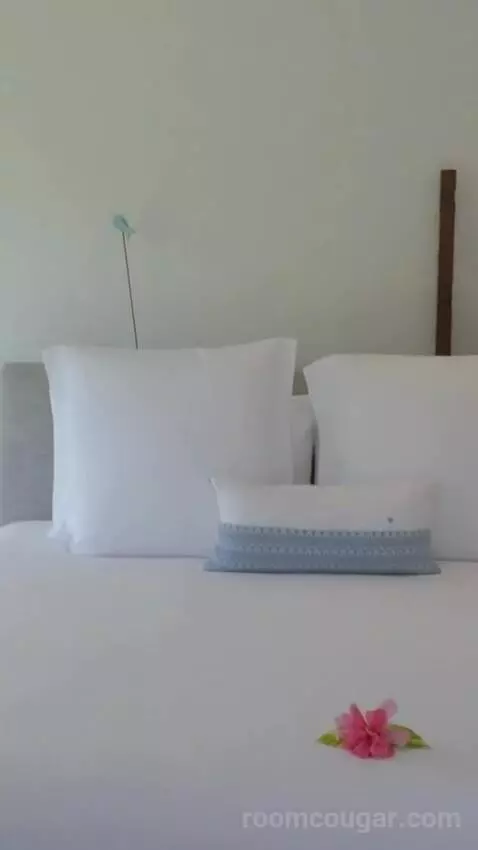 Suite (#703) bed picture #8