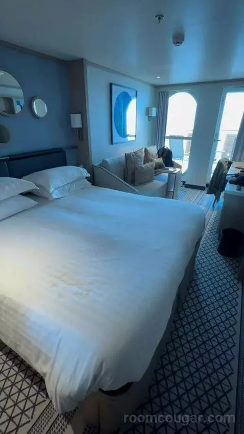 Balcony Cabin (#9.104) bed picture #1