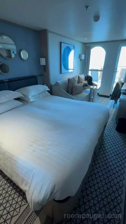 Balcony Cabin (#9.104) bed picture #2