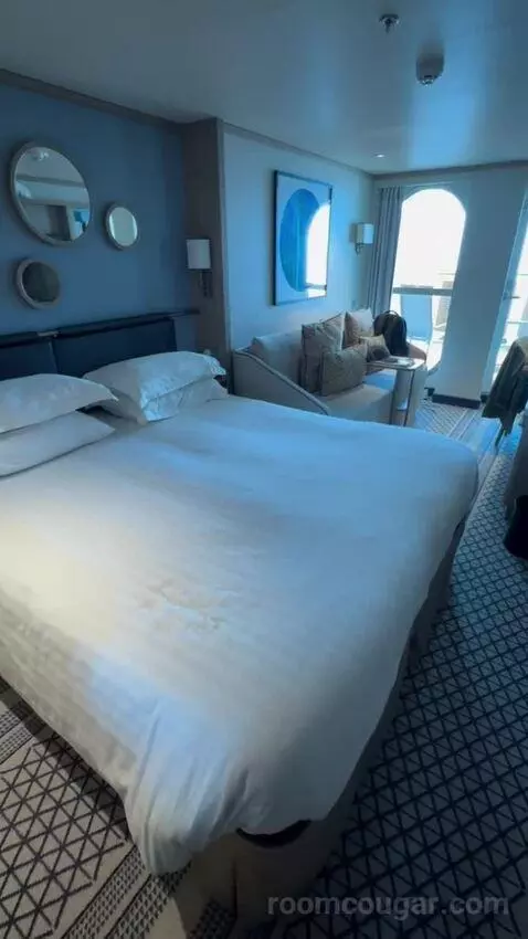 Balcony Cabin (#9.104) bed picture #3