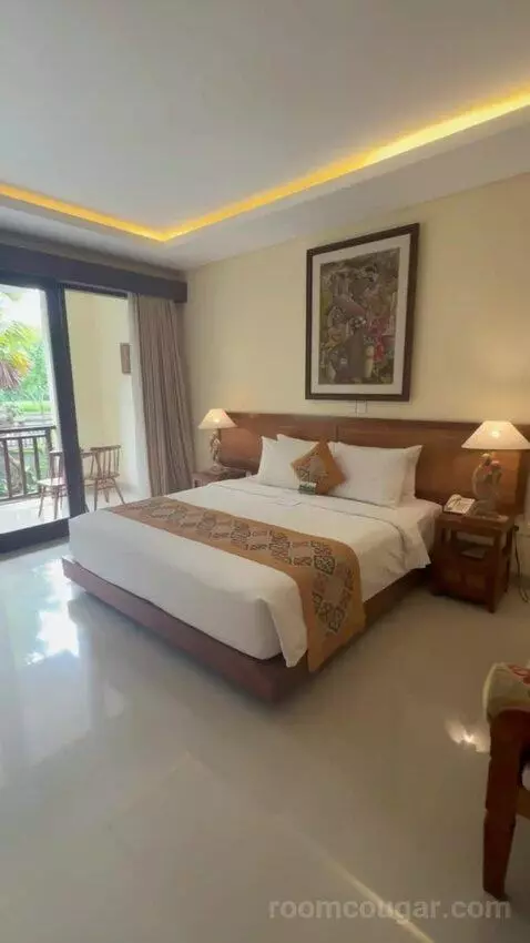 Superior Garden and Pool View with Balcony (N/A) view picture #4