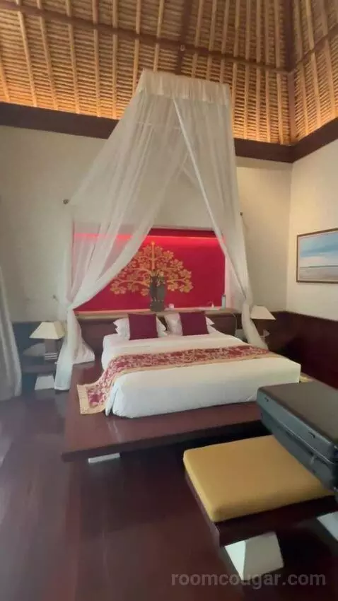 Superior Pool Villa (#104) bed picture #1