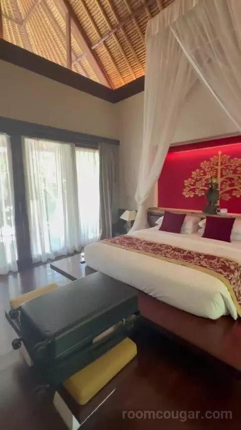 Superior Pool Villa (#104) bed picture #6