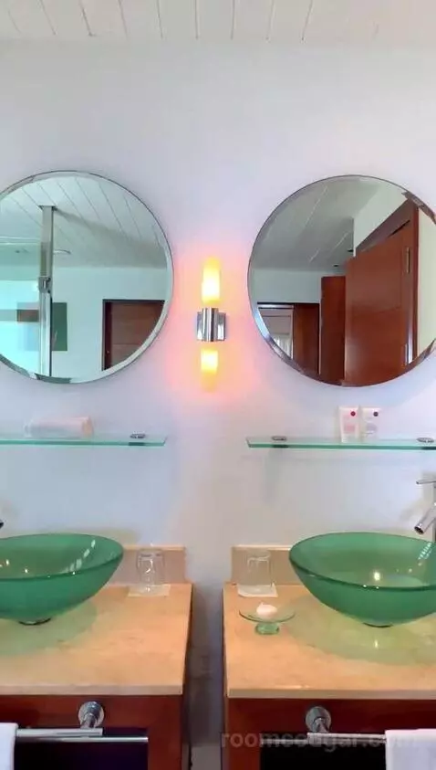 Beach Room (#1076) bathroom picture #7