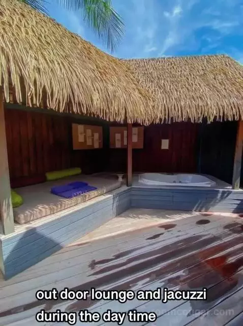 Jacuzzi Beach Villa (#128) bed picture #4