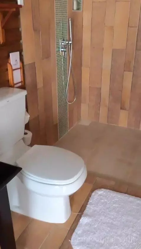 Sangu Water Villa (#505) bathroom picture #3