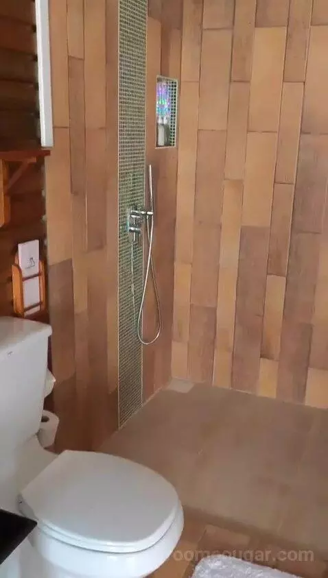 Sangu Water Villa (#505) bathroom picture #7