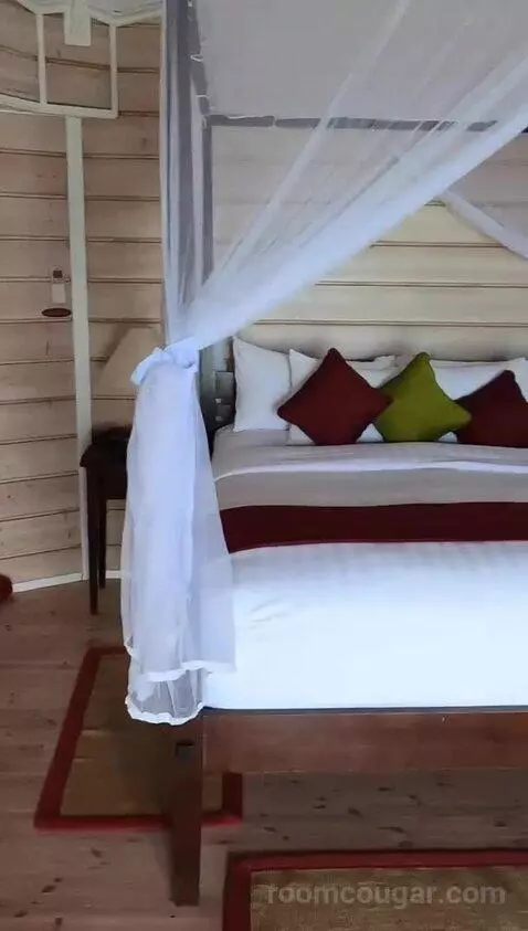 Sangu Water Villa (#505) bed picture #1