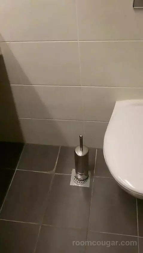 Standard (N/A) bathroom picture #9