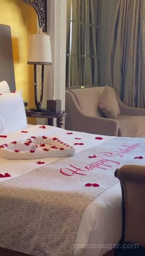 Superior King Room with Balcony, Access To Luxury Spa Facilities, Kids & Teens Club & Private Cinema (N/A) bed picture #1