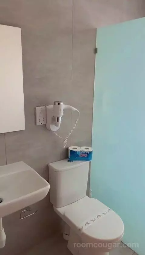 Standard (N/A) bathroom picture #2