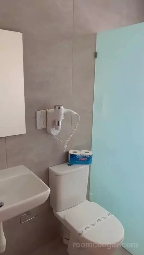 Standard (N/A) bathroom picture #5