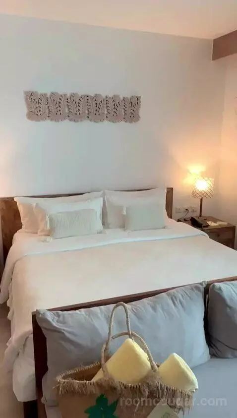 Standard (A208) bed picture #2
