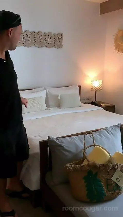 Standard (A208) bed picture #12