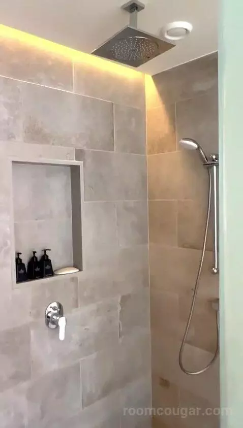 4 Bedroom Villa (N/A) bathroom picture #3