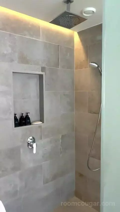 4 Bedroom Villa (N/A) bathroom picture #9