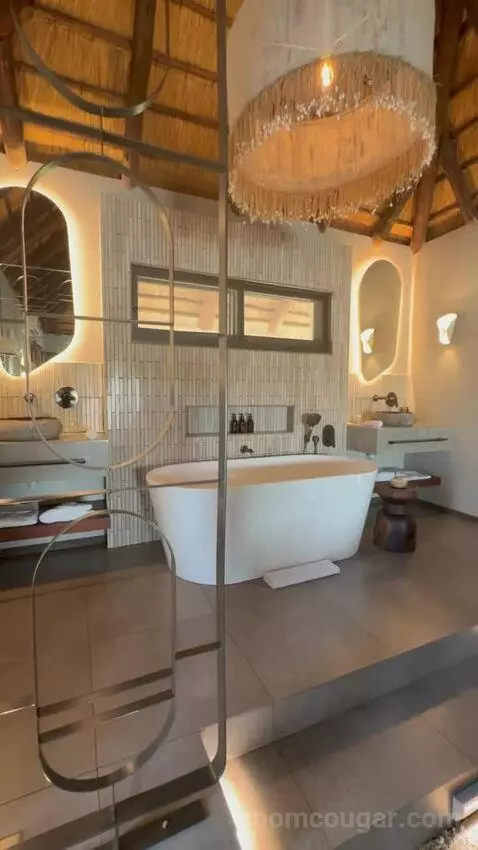 Water-Facing Suite (1 Kingfisher) bathroom picture #10