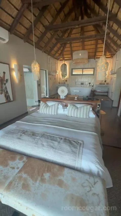 Water-Facing Suite (1 Kingfisher) bed picture #6