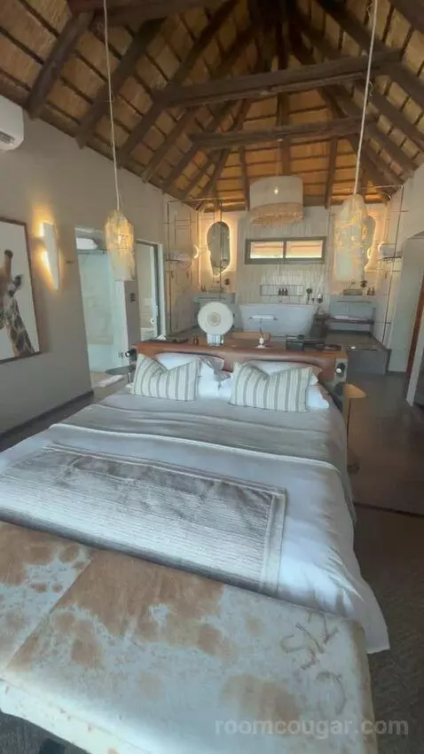 Water-Facing Suite (1 Kingfisher) bed picture #7