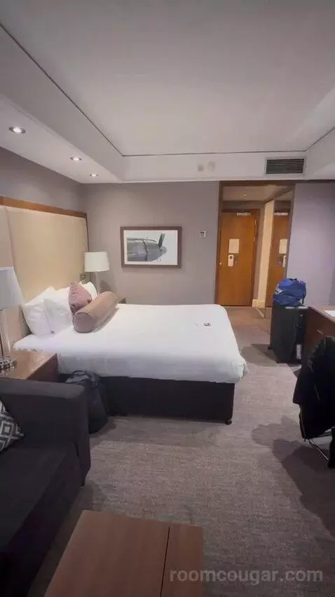 Standard King Room (#702) bed picture #7