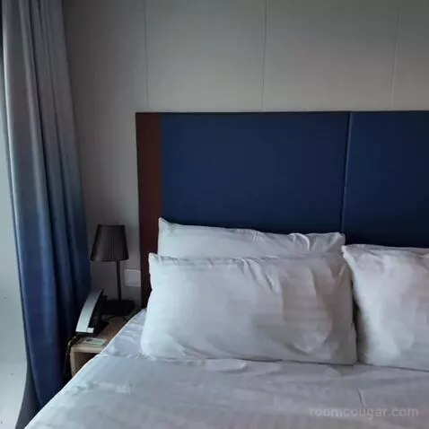 Balcony Cabin (#11190) bed picture #1