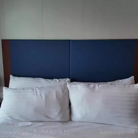 Balcony Cabin (#11190) bed picture #5