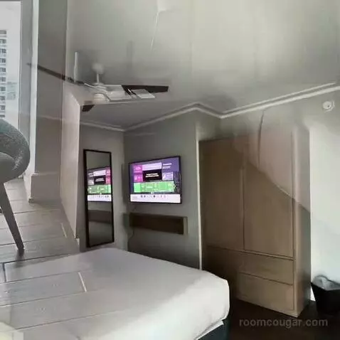 One-Bedroom Oceanfront King Suite with Sofa Bed (#2718) bed picture #6