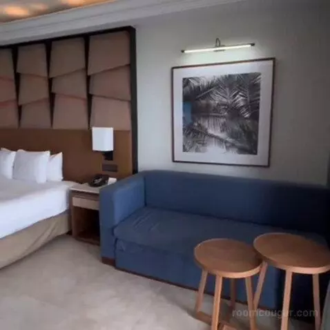 Ocean Front Junior Suite King (C807) bed picture #1