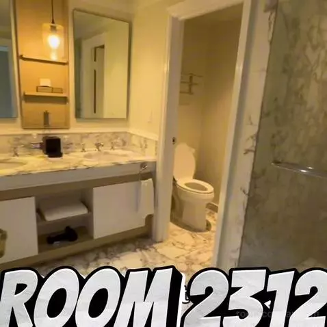 King Room with Ocean View (#2312) bathroom picture #2