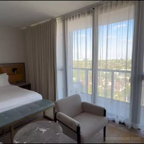 Traditional King Room with City View (#1601) picture #8