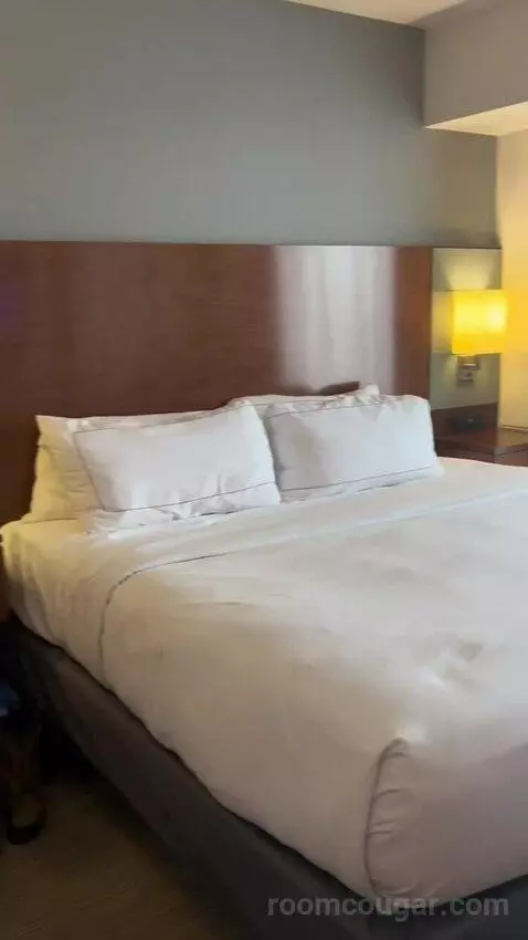 King Room (#427) bed picture #5