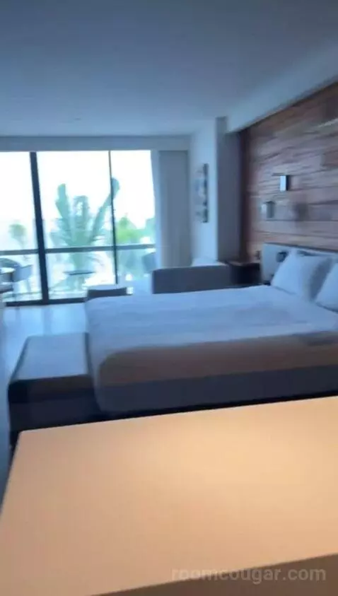 King Guest Room - Oceanfront (#2533) bed picture #7