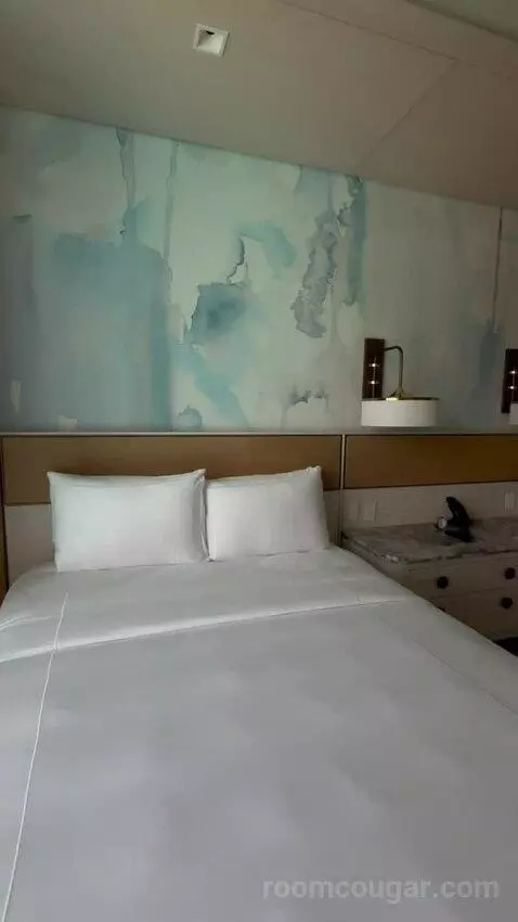 Queen Room with Two Queen Beds and Pool View (#662) bed picture #10
