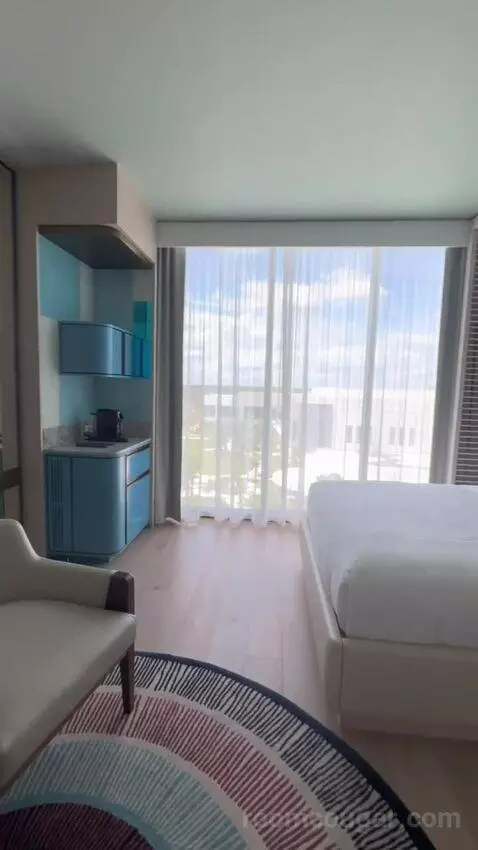 Queen Room with Two Queen Beds and Pool View (#662) bed picture #7