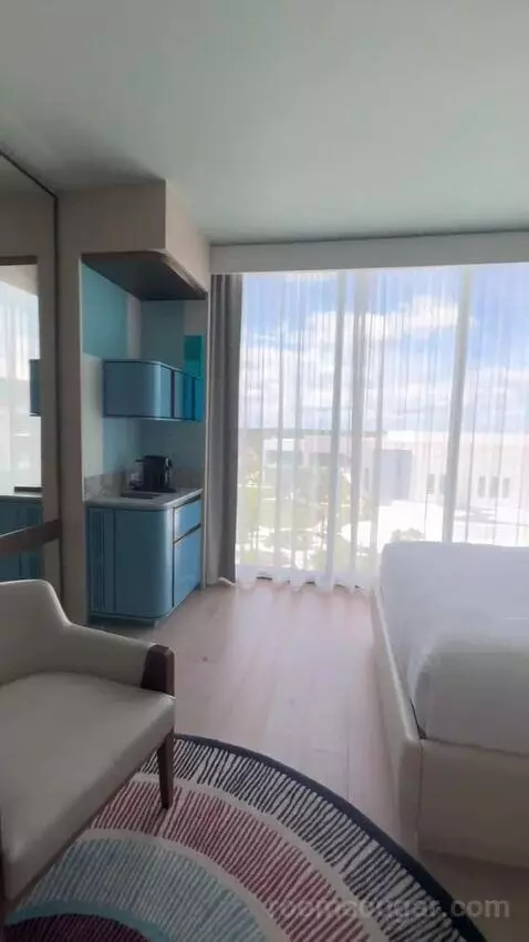 Queen Room with Two Queen Beds and Pool View (#662) bed picture #8