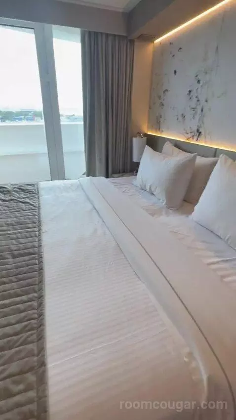 Forward Facing Club Balcony Suite (#10706) bed picture #2