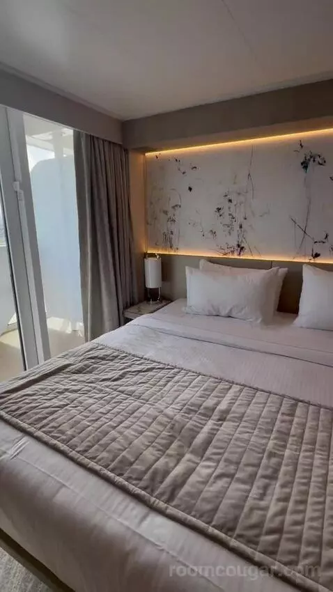 Forward Facing Club Balcony Suite (#10706) bed picture #9