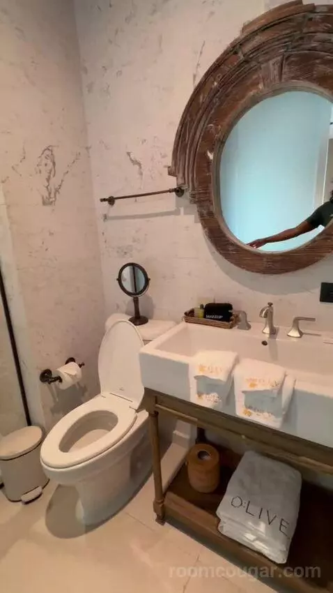 Partial Lagoon Suite (#303) bathroom picture #4