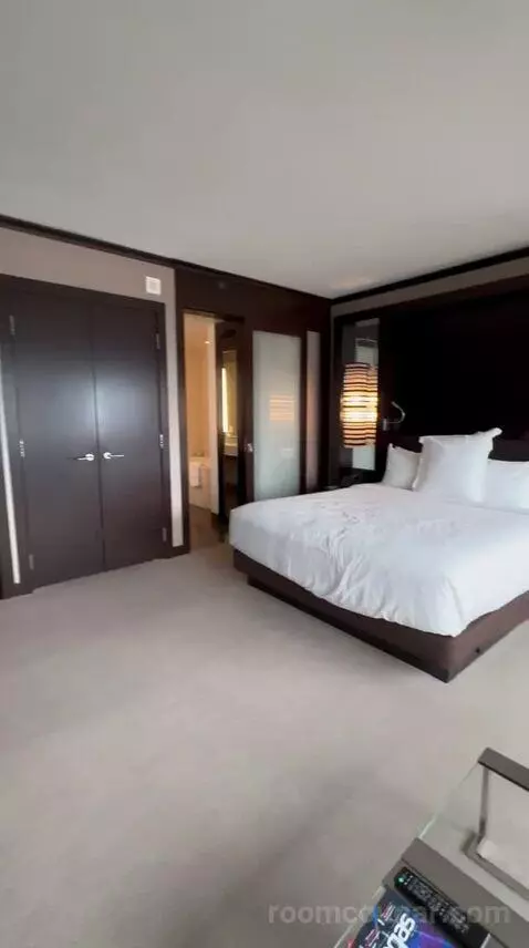 Vdara Suite (#52023) bed picture #2