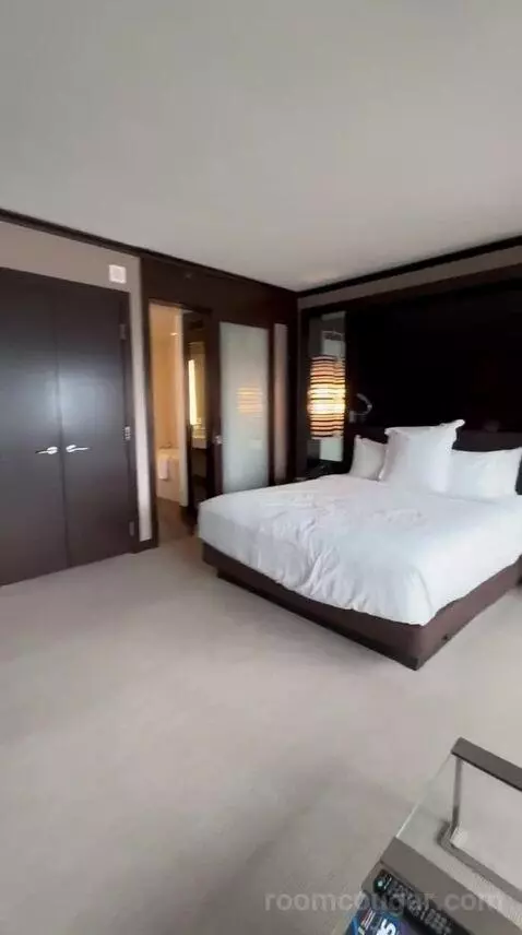 Vdara Suite (#52023) bed picture #3