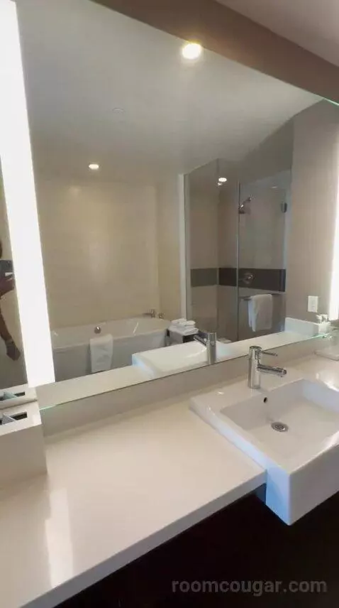 Vdara Suite (#52023) bathroom picture #3