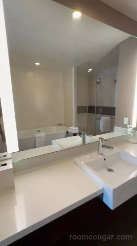 Vdara Suite (#52023) bathroom picture #5