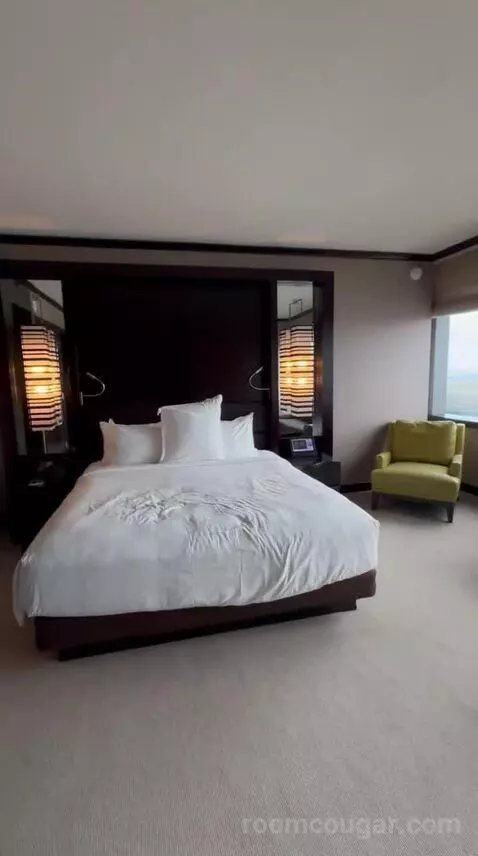 Vdara Suite (#52023) bed picture #9