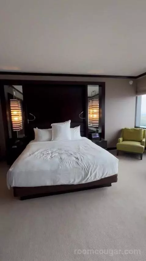 Vdara Suite (#52023) bed picture #10