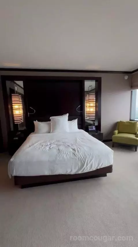 Vdara Suite (#52023) bed picture #11