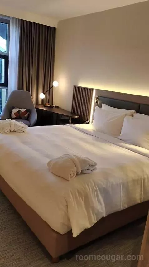 Deluxe King Room (#515) bed picture #7