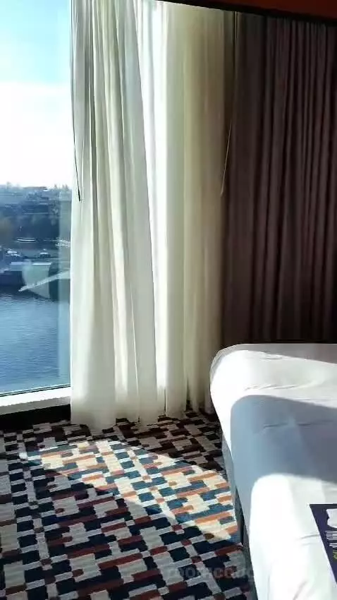 Deluxe King Room with City View (#918) bed picture #7