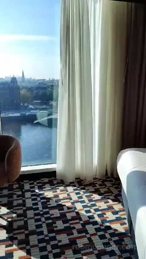 Deluxe King Room with City View (#918) bed picture #8
