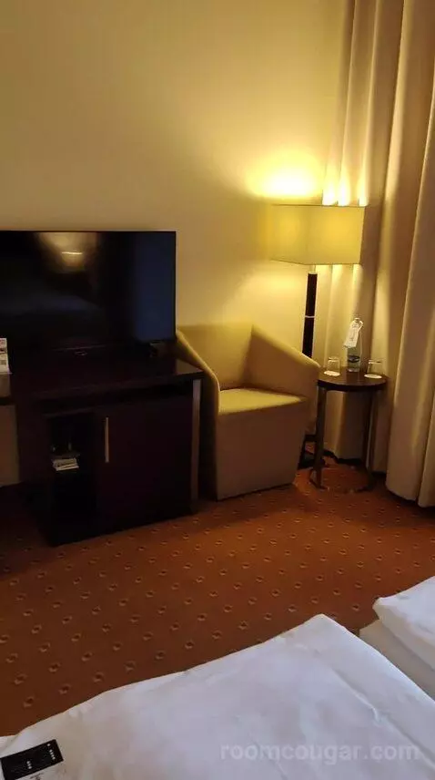 Superior Double Room (#102) bed picture #5