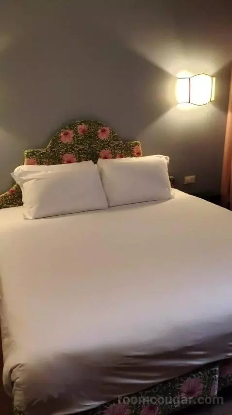 Double Room (#102) bed picture #3